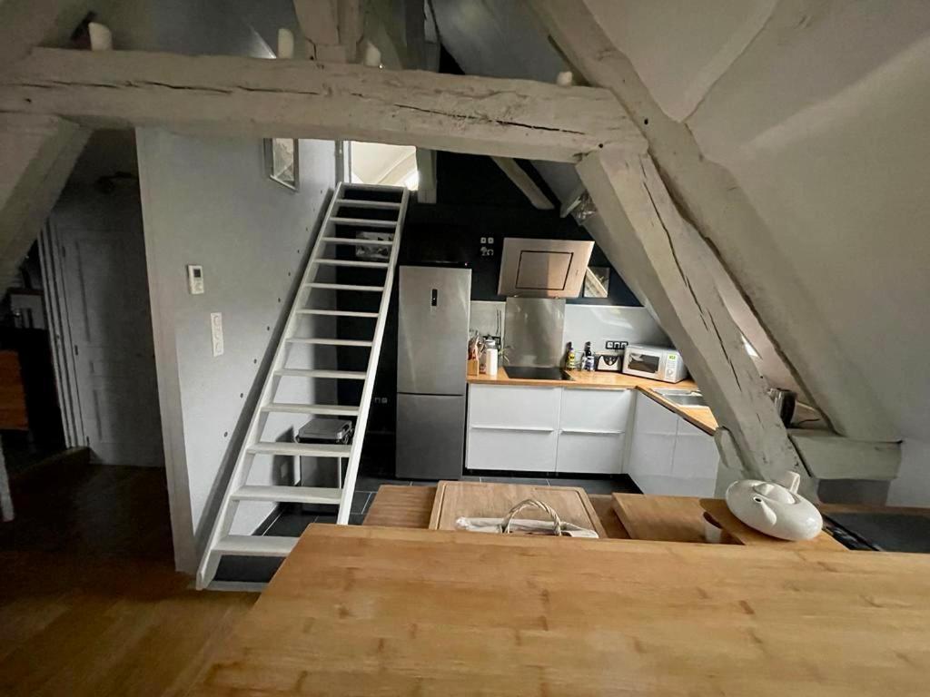 Sous Les Clochers De Rouen - Spacieux Logement Exterior foto