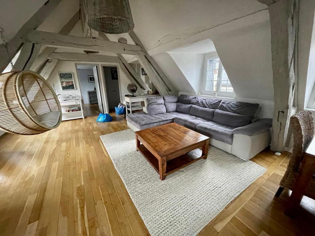 Sous Les Clochers De Rouen - Spacieux Logement Exterior foto